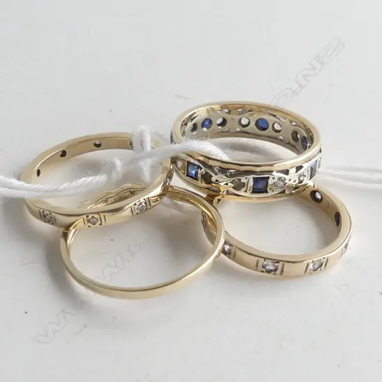 4 ASST 9CT GOLD BANDS 7.7GMS 