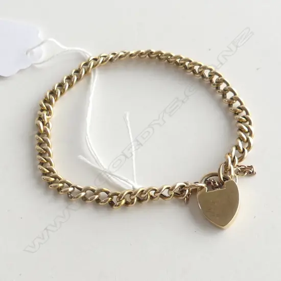 15CT YELLOW CURB LINK BRACELET HEART PADLOCK not marked maybe 9ct/15ct. 10.67gms