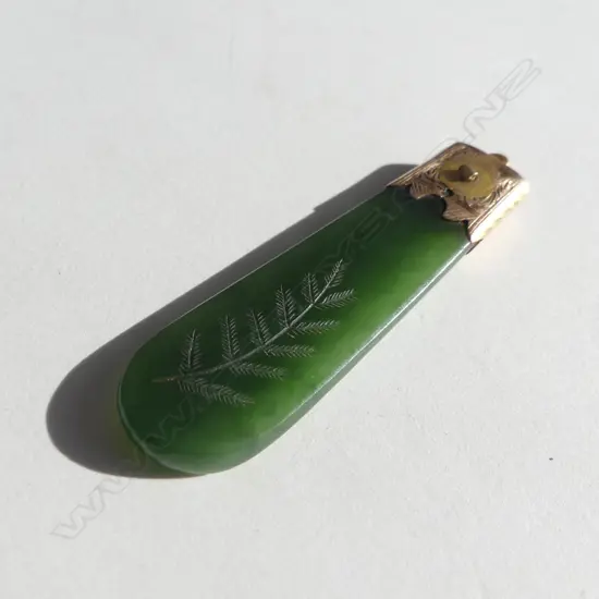 MAORI POUNAMU (GREENSTONE) & 9CT GOLD TEARDROP PENDANT