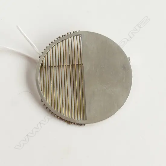 DESIGNER 'SM' SILVER & BRASS BROOCH INITIALED & DATED '84 24.8 GRAMS