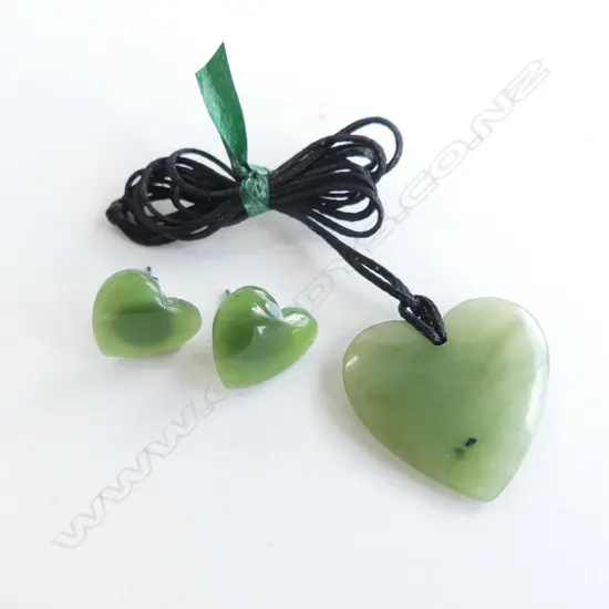 NZ POUNAMU (GREENSTONE) HEART PENDANT ON BLACK WAXED CORD & PR HEART STUD EARRINGS