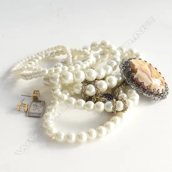 BAG ASST JEWELLERY; FAUX PEARL BRACELETS, 2.5GM STG SILVER SAGITTARIUS INGOT, PENDANTS, EARRINGS .. 