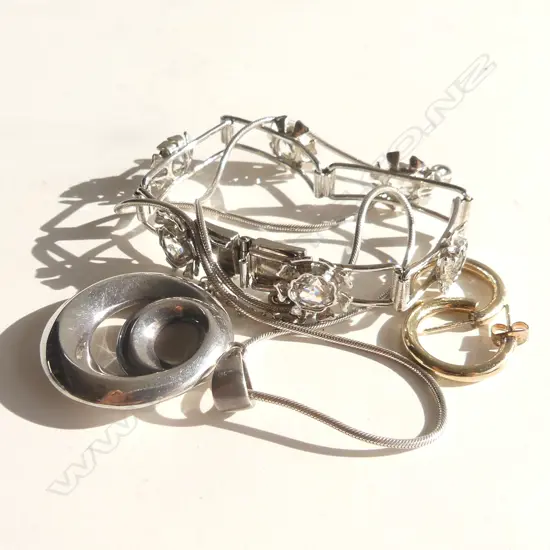 835 SILVER & CLEAR STONE BRACELET, KORU PENDANT & CHAIN & PR HOOP EARRINGS 