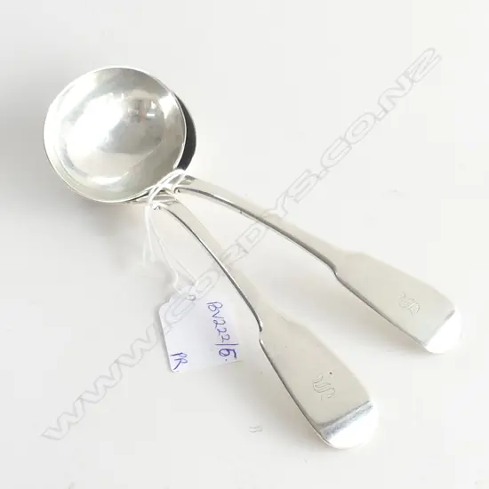 2 STG SILVER FIDDLE PATTERN SAUCE LADLES ENSCRIBED 'S' 119 GRAMS...