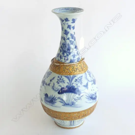B/W ORIENTAL VASE w. GILDED BANDS H.360mm A/F