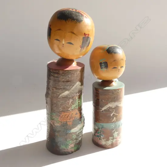 2 MID CENTURY JAPANESE KOKESHI DOLLS H. 185, 140MM