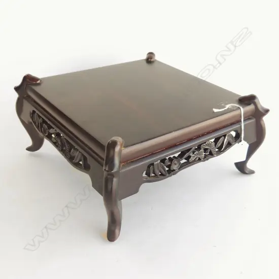 OLD ORIENTAL ROSEWOOD VASE TABLE H146mm. W.300mm