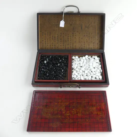 VINTAGE STYLE RED LACQUER GO GAME, CASED W.390mm