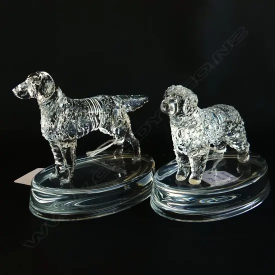 2 GLASS STATUETTES; GORDON SETTER & BURNESE MOUNTAIN - SIGNED & DATED 'NEIL HARRIS 2016/17'