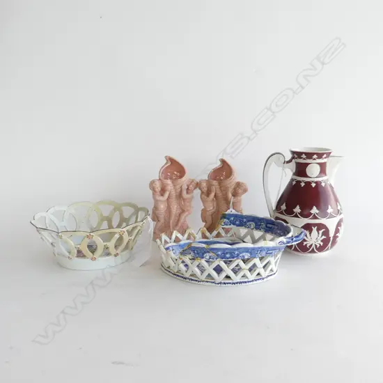 2 PIERCED DISHES AF + BROWN PARIAN JUG + PR PINK CERAMIC VASES H.165mm