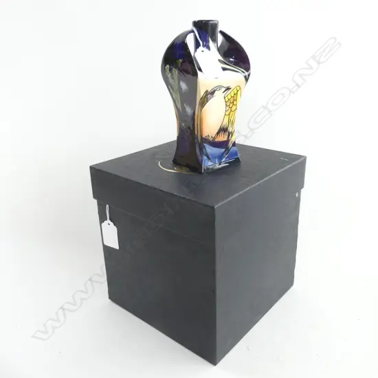 BLACKRYDEN TWO HANDLED VASE SONG BIRD H170 MM