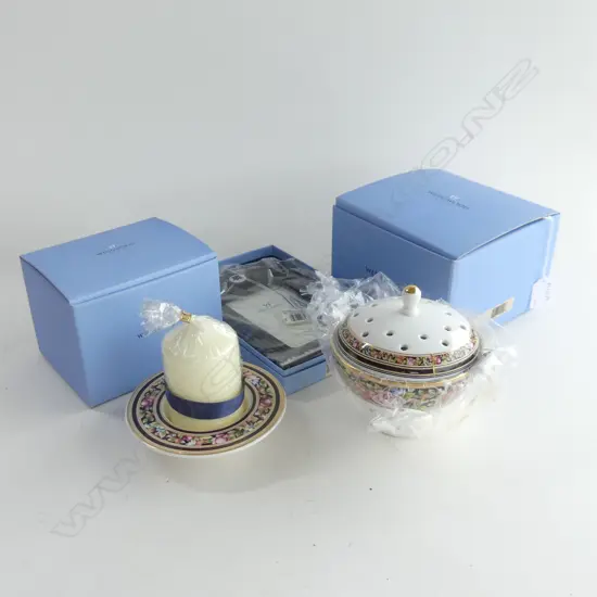 BOXED W/WOOD CANDLE HOLDER/ POTPOURRI+ FRAME H 190 MM