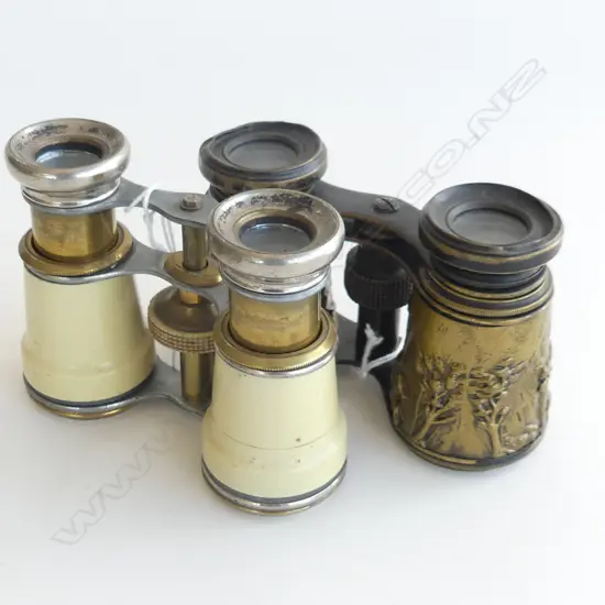 2 PRS OPERA GLASSES