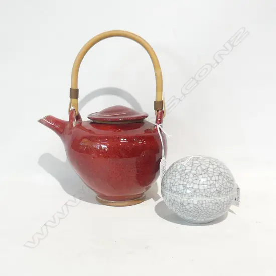 CAMPBELL HEGAN RED GLAZED STUDIO POTTERY TEAPOT H.280mm + ORB w. RED INTERIOR 110mm dia