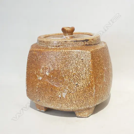 PETER ALGER LGE STUDIO POTTERY LIDDED CONTAINER H.230mm