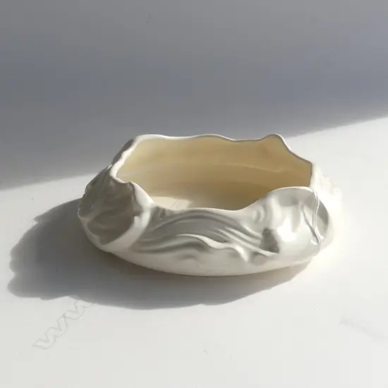 CROWN LYNN ‘SWIRL’ DISH #66-8 190mm dia