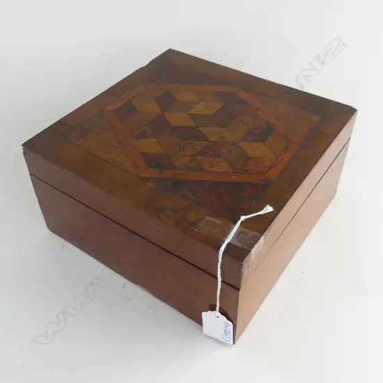 NZ COLONIAL MOTTLE KAURI BOX w. INLAID TOP W.205mm