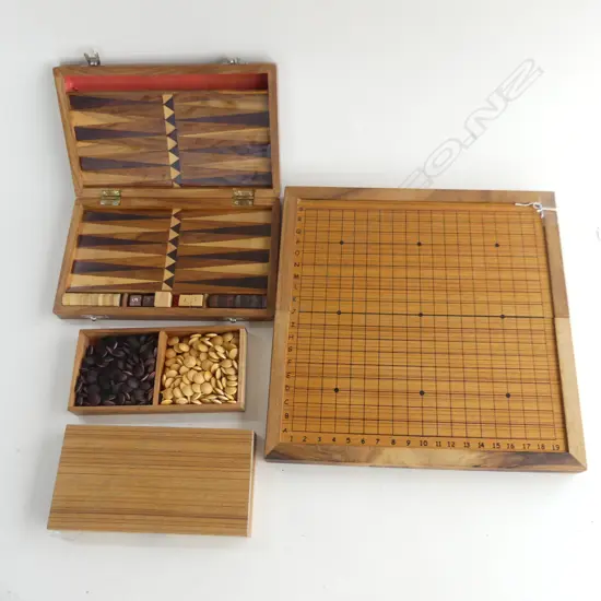 2 CASED WOODEN GAMES; BACKGAMMON + GO BOARD & STONES W.320mm 