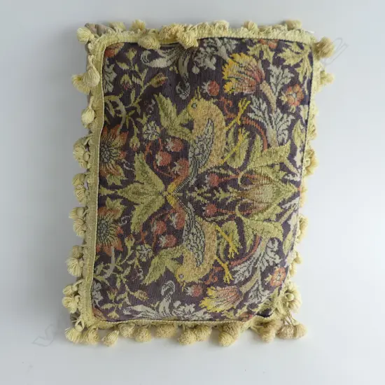 TAPESTRY CUSHION MORRIS STRAWBERRY THIEF DESIGN 430x330mm