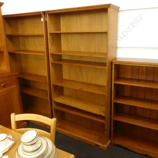 LG WOODEN BOOK SHELF WITH ADJUSTABLE SHELVES 1800 X 900MM