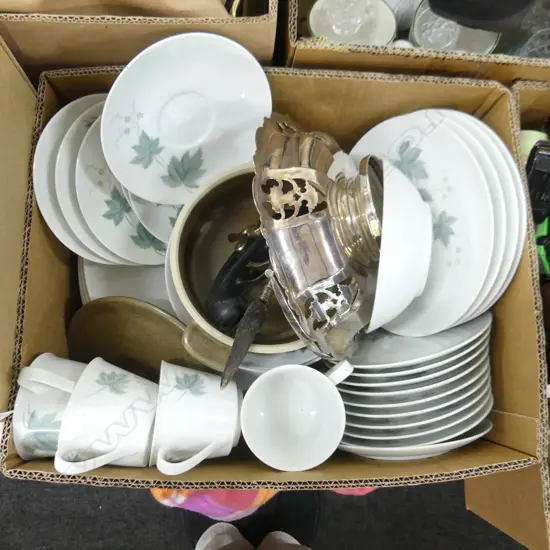 BOX LOT NORITAKE 'WILD IVY' PART DINNER SET ETC