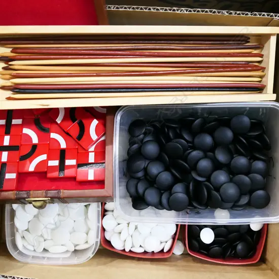 BOX ASST. GAMES, STONES & CHECKERS ETC