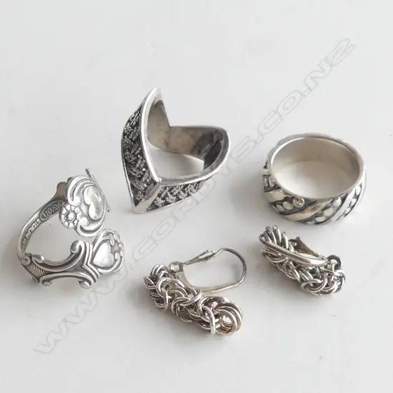 3 STG SILVER RINGS & PR DROP EARRINGS 23.8GMS 