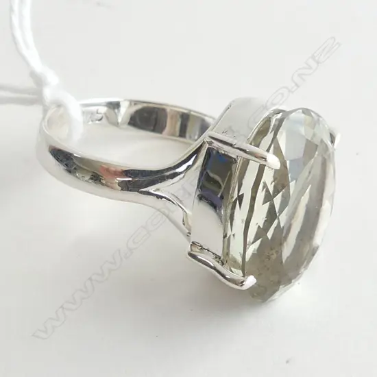STG & GREEN AMETHYST RING 6.5 GRAMS