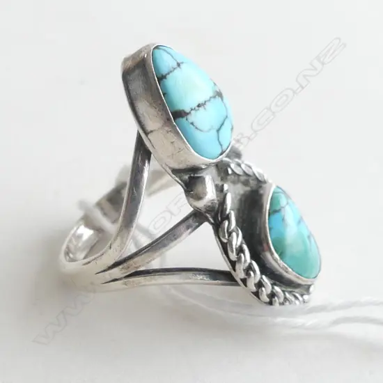 NAVAJO LG DOUBLE TURQUOISE RING 