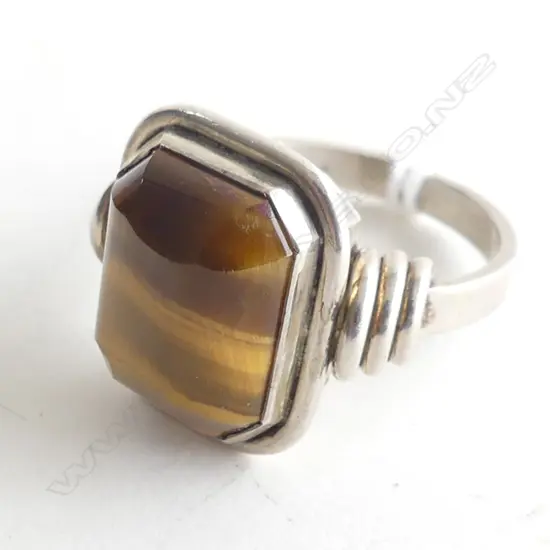 STG SILVER TIGERS EYE RING 