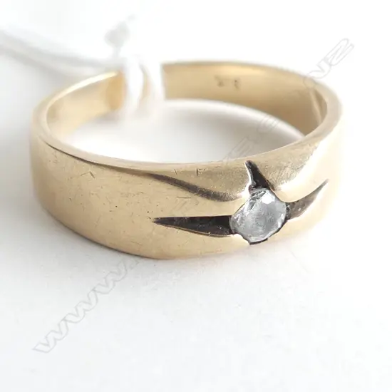 9CT YELLOW GOLD & CZ RING 3.11 GMS 