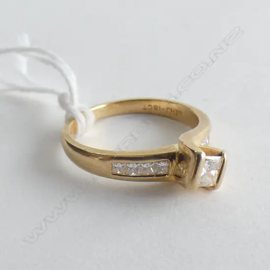 18ct gold & diamond Michael Hill ring, SIZE M1/2