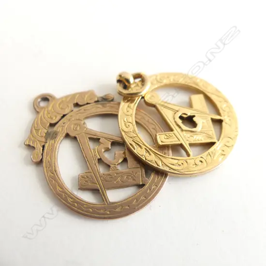 2 9CT GOLD MASONIC PENDANTS 9.7GMS 
