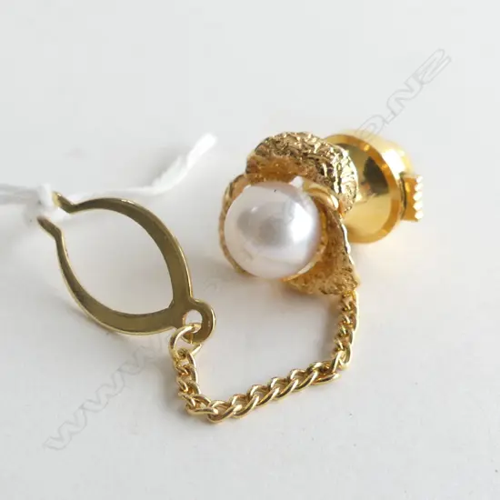 18CT GOLD & PEARL TIE STUD 1.8 GRAMS