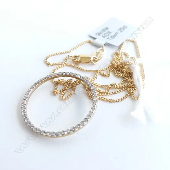 9CT GOLD CHAINS WITH .25CT DIAMOND PENDANT, 2.6GMS 45CM