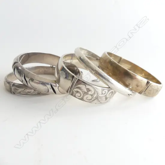 FIVE ASST STG SILVER SNAP BANGLES 