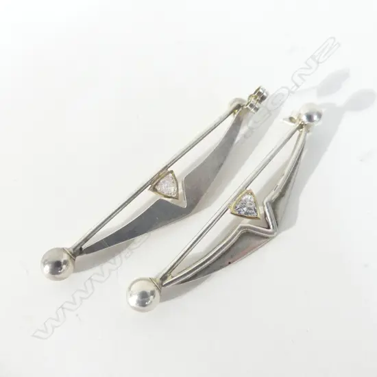 PR LG 1970'S SILVER TONE & CZ DROP EARRINGS 