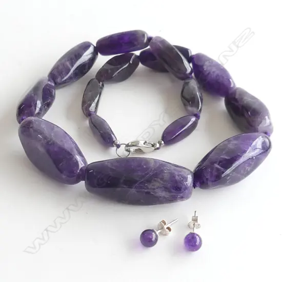 CHUNKY AMETHYST BEAD NECKLACE & STUD EARRINGS 