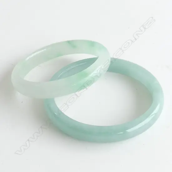 1 JADE BANGLES PLUS 1 OTHER (50.5GMS & 61.5GMS)