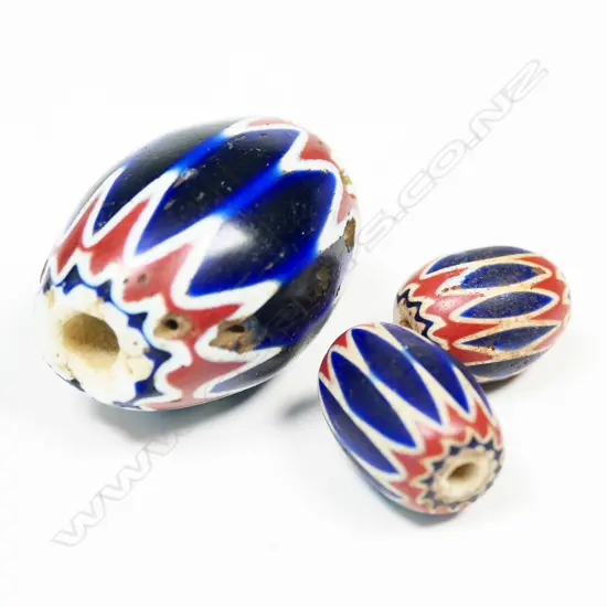 SET OF THREE EARLY SHEVRON AFRICAN TRADING BEADS, LARGEST L.35mm