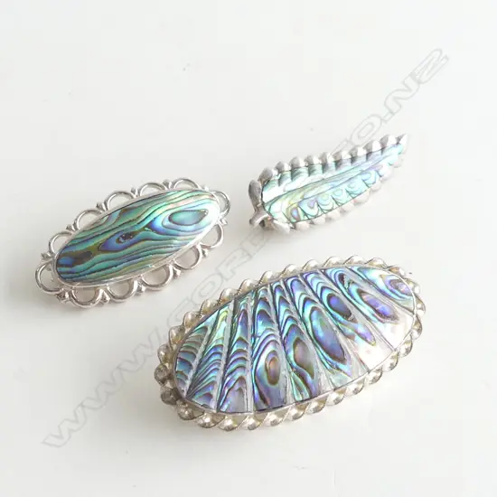 3 ATAAHUA STG SILVER & PAUA BROOCHES(4.4,7.1 & 9.0GMS)