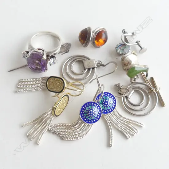 SM BAG ASST JEWELLERY INCL STG & AMBER STUD EARRINGS ETC..