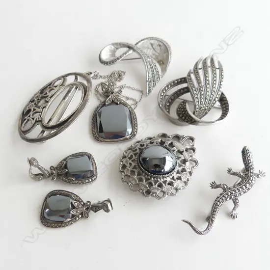 SM BAG ASST JEWELLERY INCL STG SILVER & DIAMANTE LIZARD BROOCH, EARRING & PENDANT SET ETC..