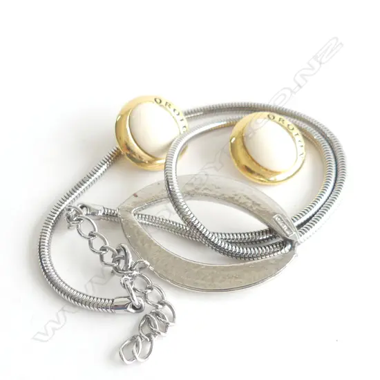 PR OROTON GOLD TONE CLIP EARRINGS & SILVER TONE PENDANT & CHAIN 