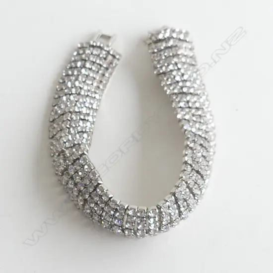 SEVEN ROW DIAMANTE BRACELET, L. 171MM