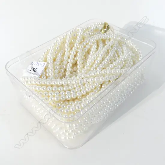 BAG LONG STRINGS FAUX PEARLS