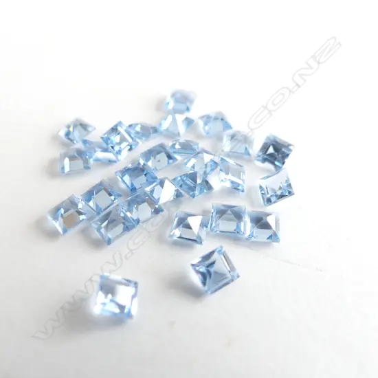 CONTAINER BLUE SQUARE TOPAZ - ALL SAME SIZE 
