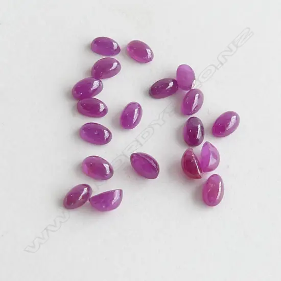 6.5CT RUBY CABOCHON, ALL SAME SIZE