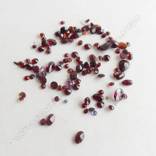 MIX LOT FACETED GARNETS - 15CT