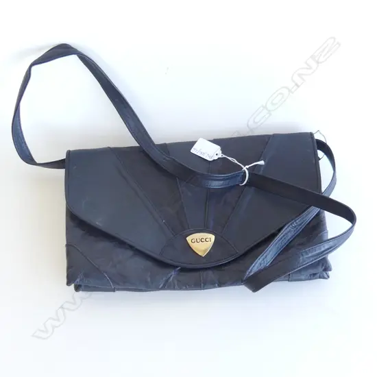 VINTAGE BLACK LEATHER HANDBAG 'GUCCI' W.300mm